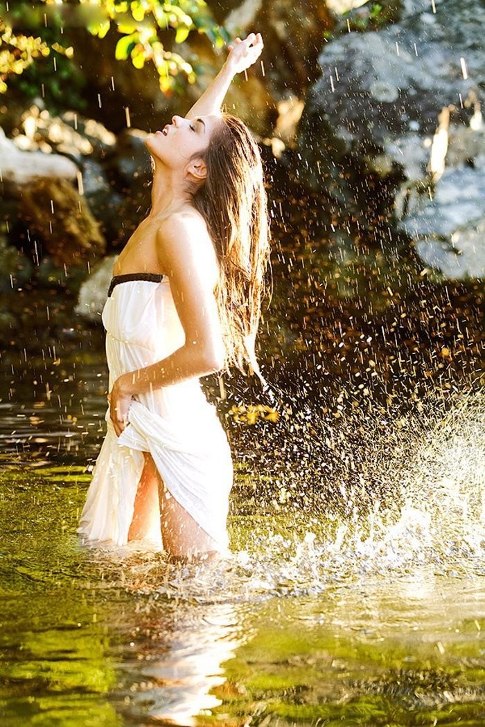 Marie Avgeropoulos in Zurich