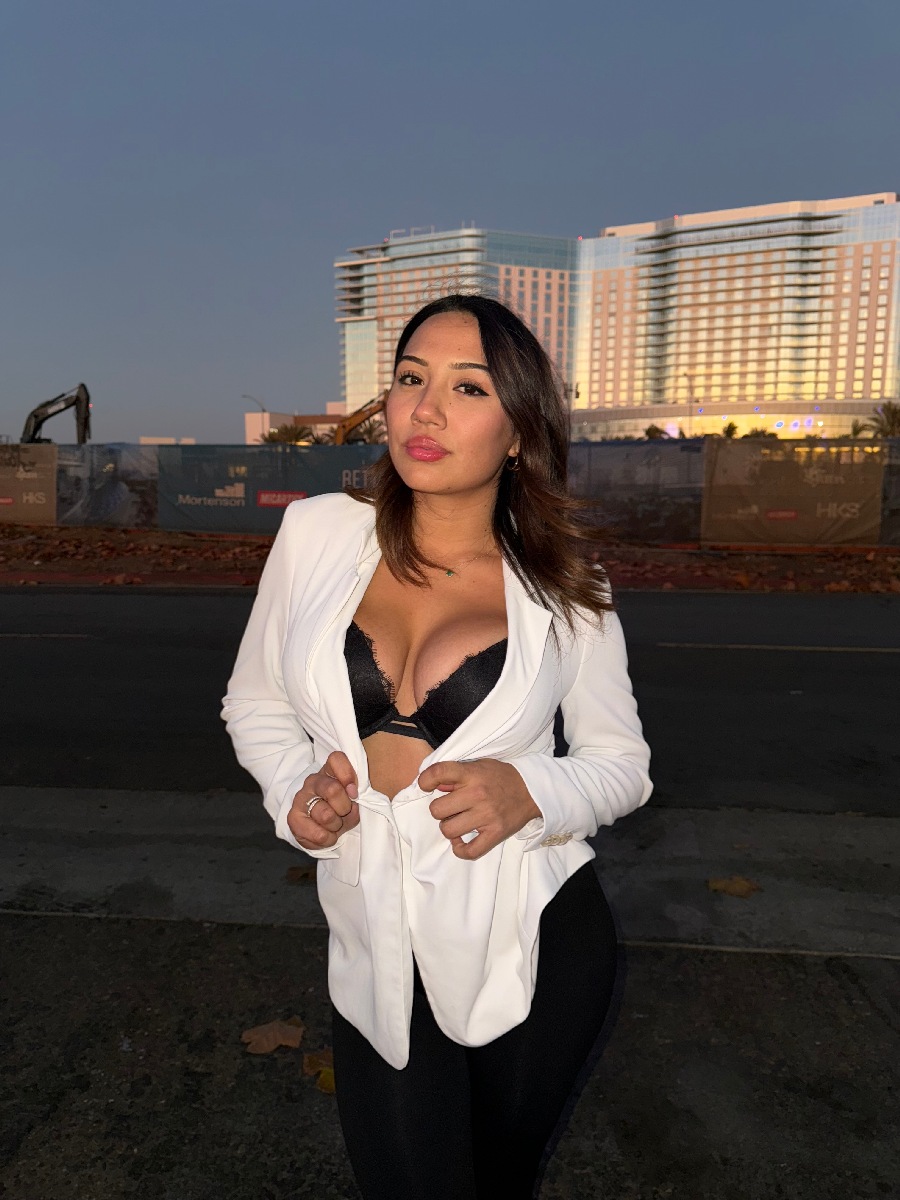 Take a pause and enjoy Ali Cruz — streaming from Zurich