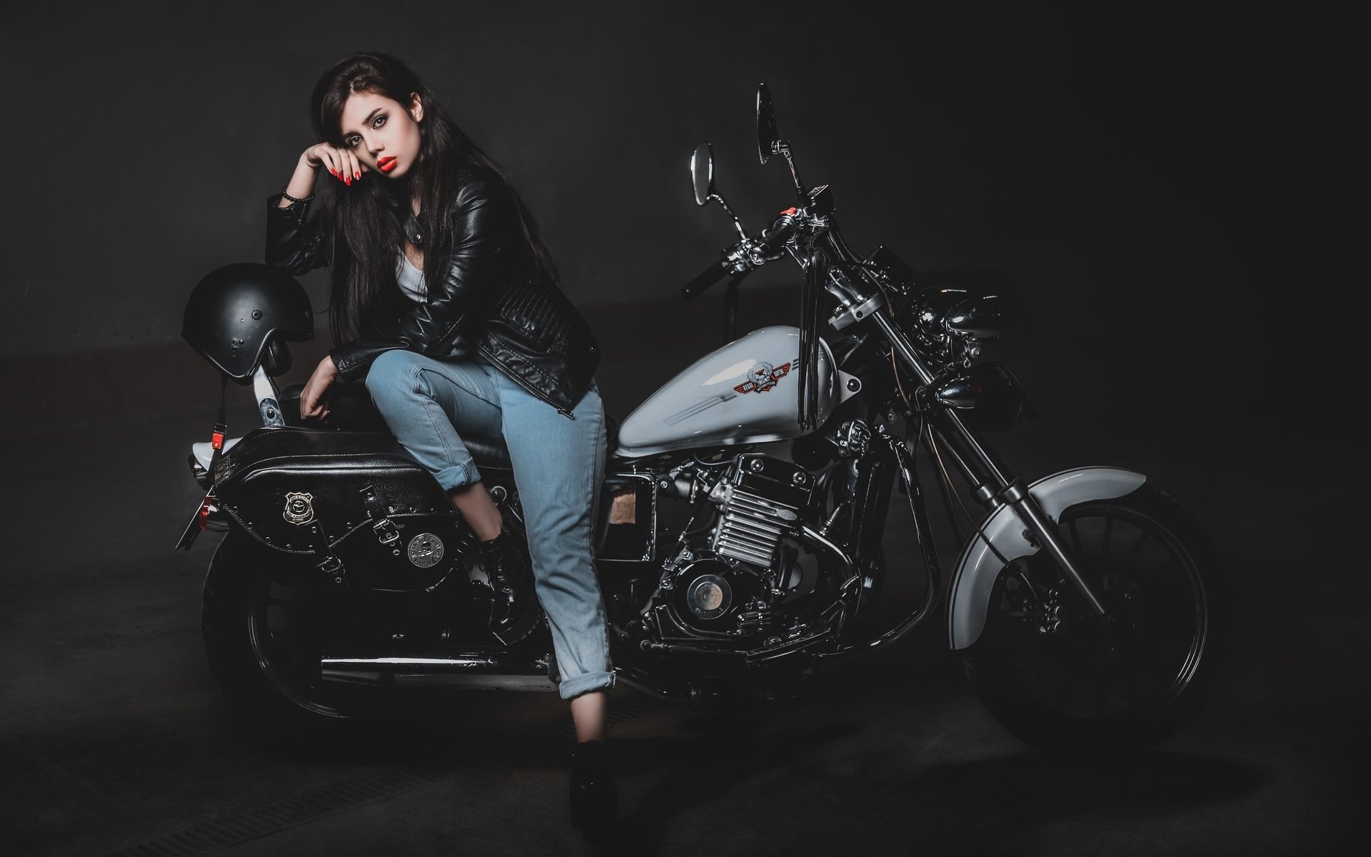 Biker girls: style and drive in Zurich