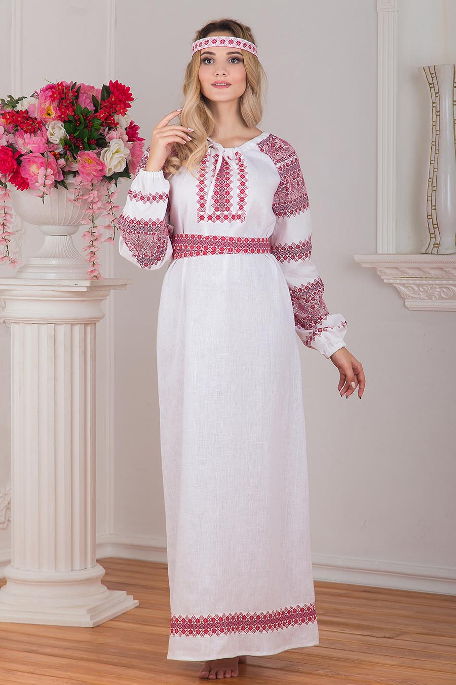 Women in Slavic costumes in Zurich