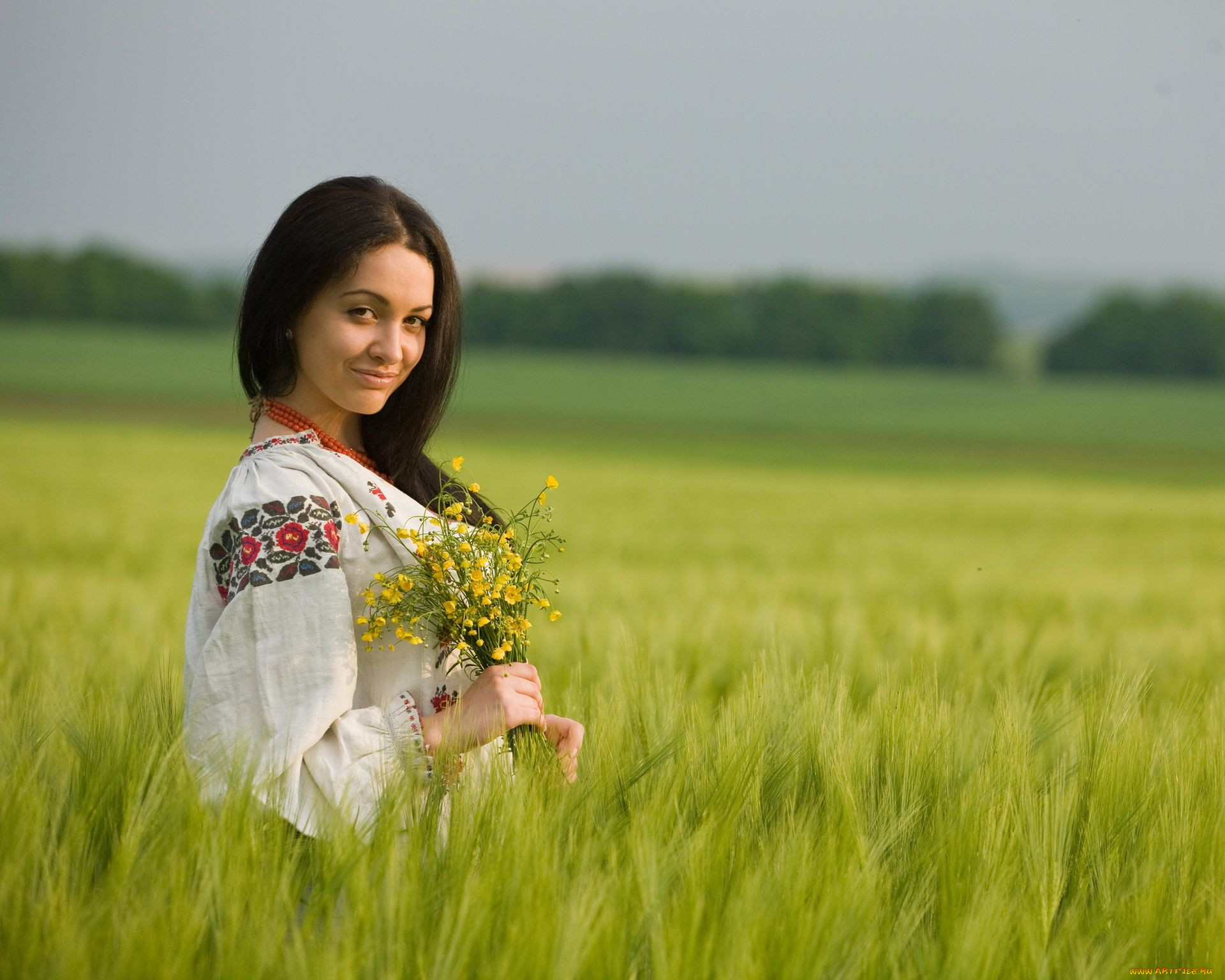 Women in Slavic costumes in Zurich