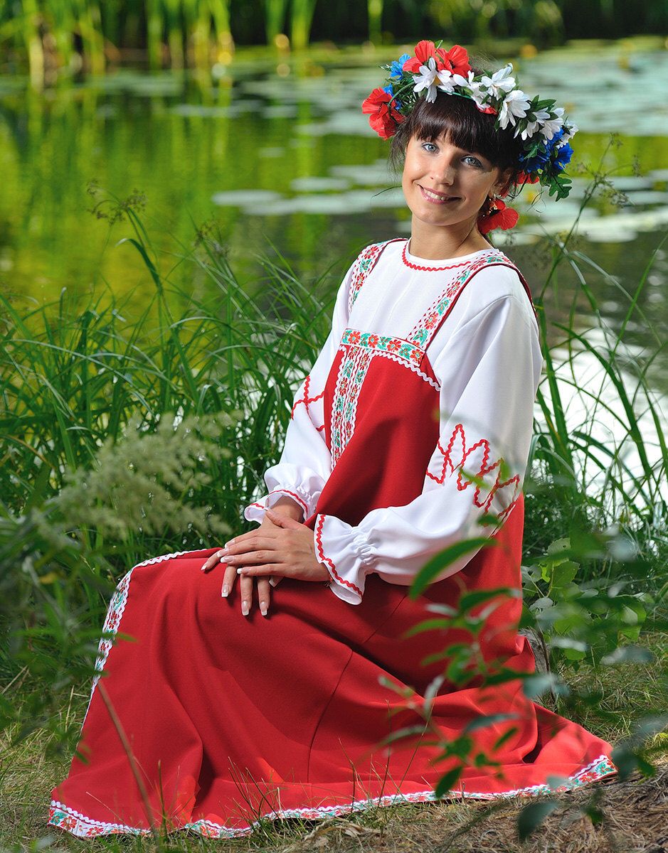 Beautiful girl Girls in Slavic costumes in Zurich