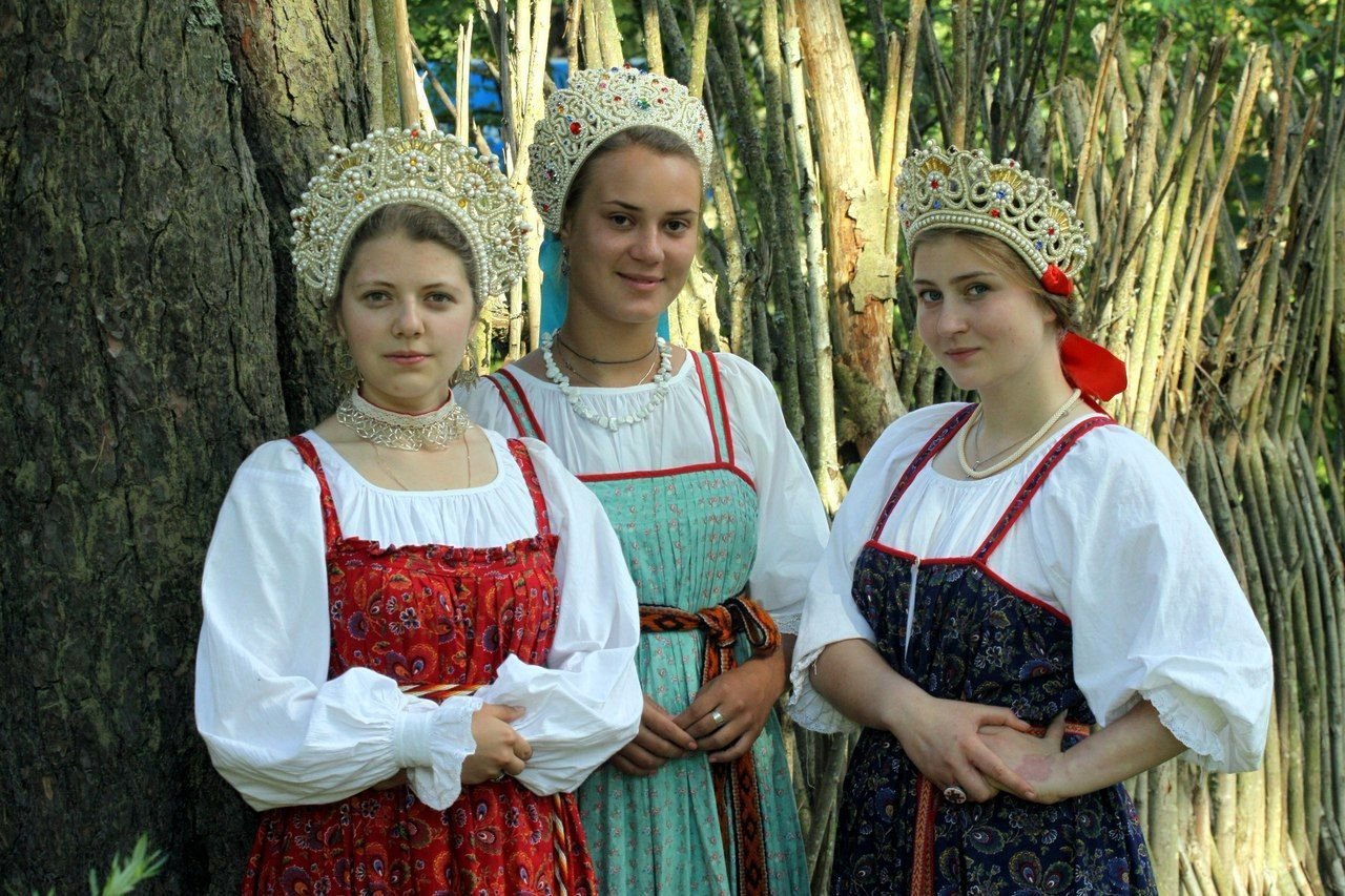 Sexy model Girls in Slavic costumes in Zurich