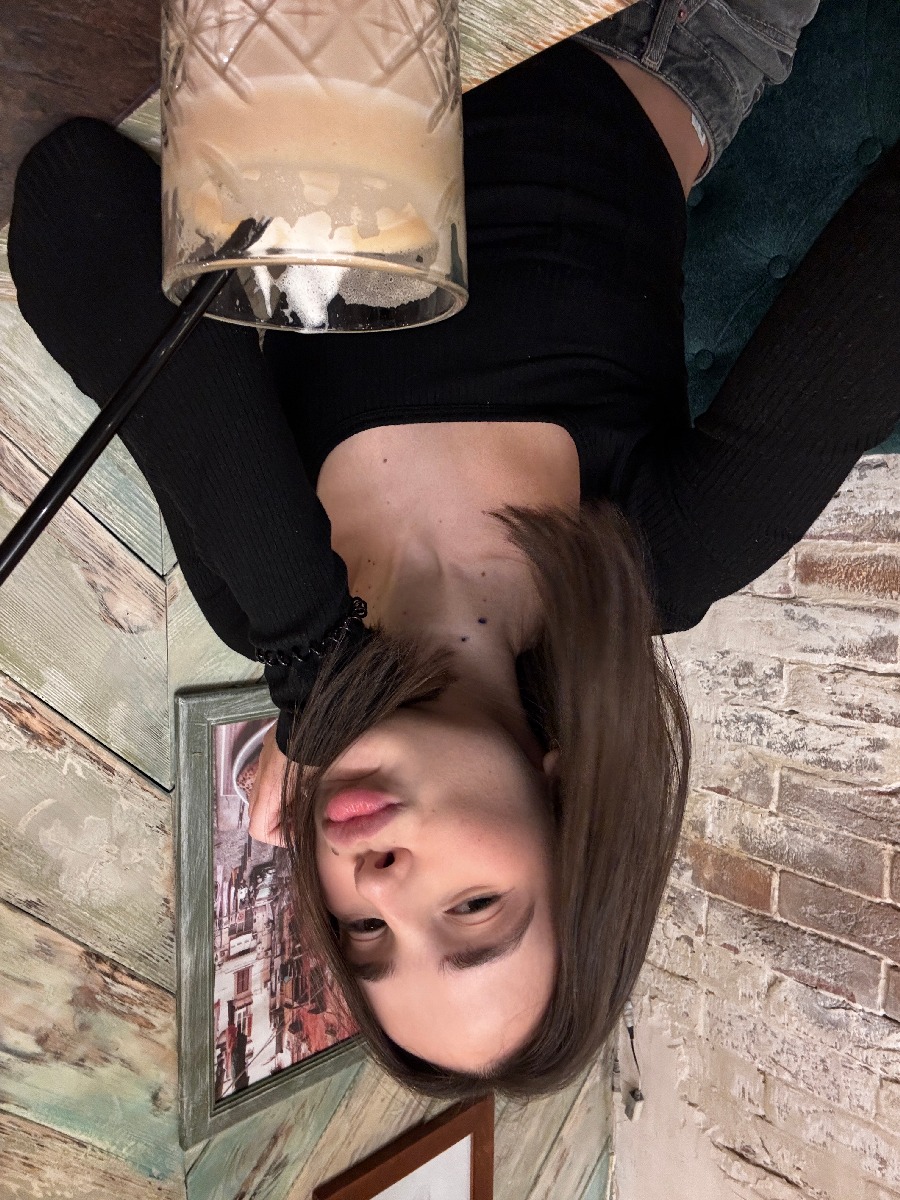 Fresh photos, fresh mood — Tina online in Zurich